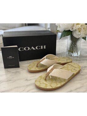 Coach Signature Flip Flop Sandals Women’s Size 7B Ivory Khaki Logo Gold Detail N